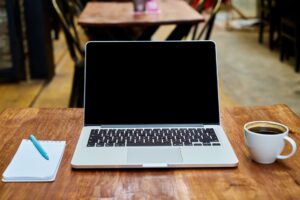 article-comment-trouver-un-bon-redacteur-web-image-ordinateur article-comment-trouver-un-bon-redacteur-web-image-ordinateur